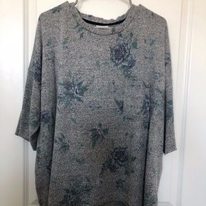 Women's oversized slouchy shirt with floral